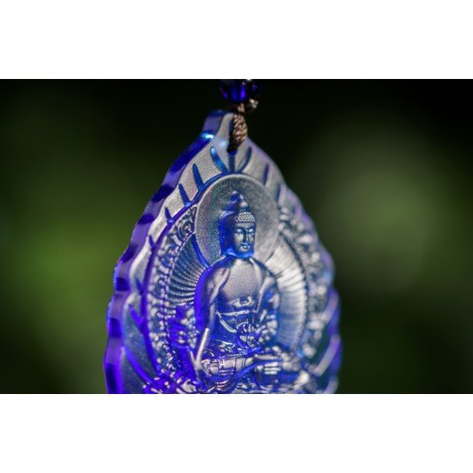 蓝琉璃药师佛吊坠 Blue Glazed Medicine Buddha Pendant 蓝琉璃药师佛吊坠 Blue Glazed Medicine Buddha Pendant