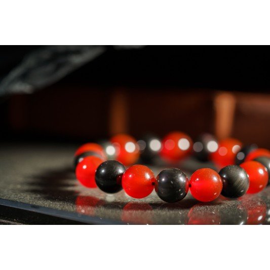 琼玉龙晶手链 Red Agate and Obsidian Bracelet 琼玉龙晶手链 Red Agate and Obsidian Bracelet