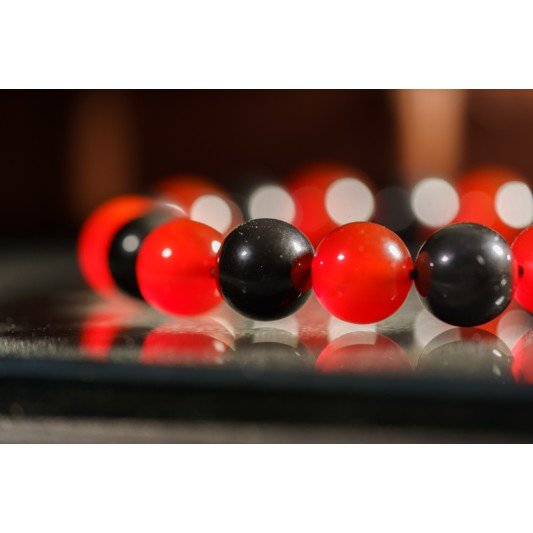琼玉龙晶手链 Red Agate and Obsidian Bracelet 琼玉龙晶手链 Red Agate and Obsidian Bracelet