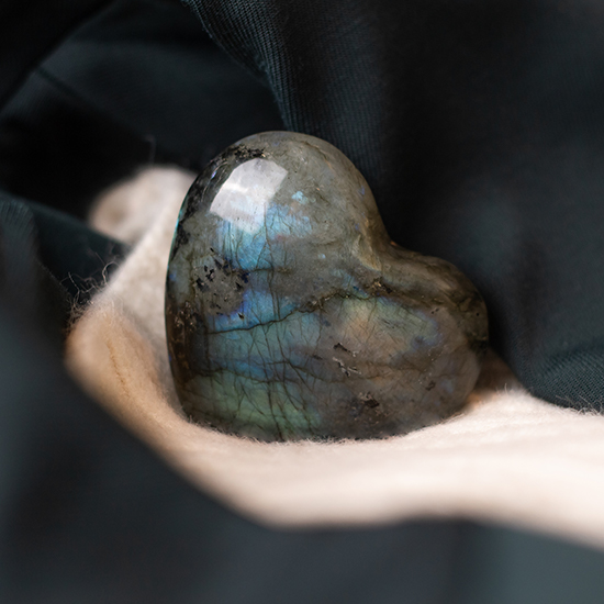 拉长爱心石 Labradorite Love Shape Crystal