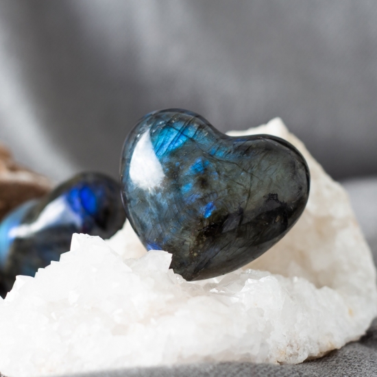 拉长爱心石 Labradorite Love Shape Crystal