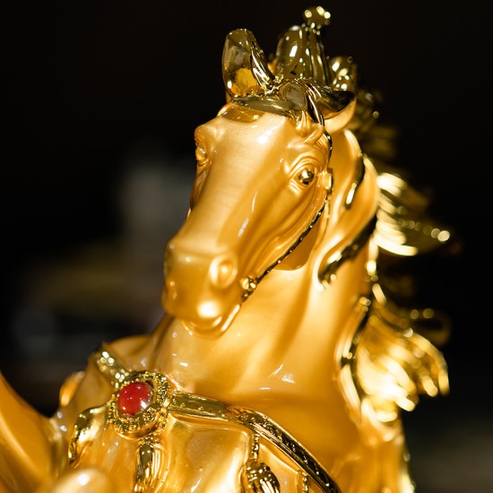 马到成功 (镀金)  Successful Arrival of Horse Statue (Golden Coating)